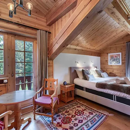 Savoyard De Caractere Avec Sauna Et Cheminee A 1650 - Fr-1-563-17 * Courchevel